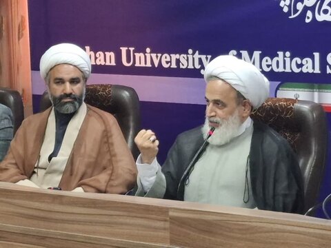 تصاویر/هم اندیشی اساتید و نخبگان دانشگاهی دانشگاه علوم پزشکی کاشان با حضور حجت الاسلام والمسلمین علیرضا پناهیان