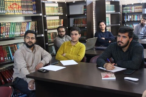 تصاویر / نست بیانیه گام دوم انقلاب اسلامی در مدرسه علمیه سردارین قزوین