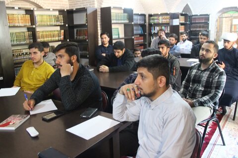 تصاویر / نست بیانیه گام دوم انقلاب اسلامی در مدرسه علمیه سردارین قزوین