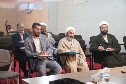 تصاویر / نشست مشترک گروه های علمی در پژوهش سرای قزوین