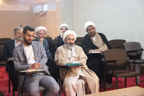 تصاویر / نشست مشترک گروه های علمی در پژوهش سرای قزوین