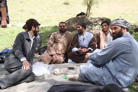 تصاویر/ اردوی یک روزه اساتید و طلاب مدرسه علمیه امام خامنه ای ارومیه