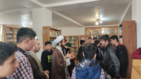 تصاویر/ بازید دانش آموزان مدرسه شاهد سلماس از مدرسه علمیه امام سلماس