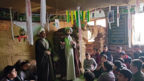 تصاویر/ بازید دانش آموزان مدرسه شاهد سلماس از مدرسه علمیه امام سلماس