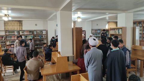 تصاویر/ بازید دانش آموزان مدرسه شاهد سلماس از مدرسه علمیه امام سلماس