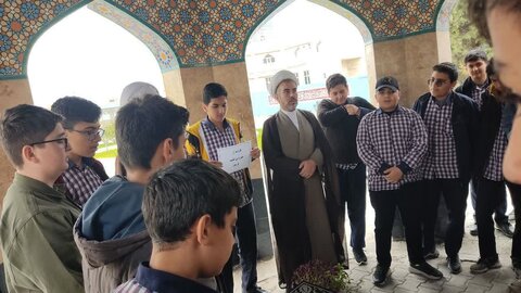 تصاویر/ بازید دانش آموزان مدرسه شاهد سلماس از مدرسه علمیه امام سلماس