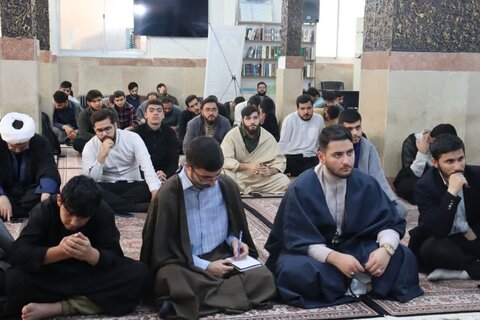 تصاویر/ جلسه اخلاق طلاب مدرسه علمیه امام خمینی (ره) ارومیه