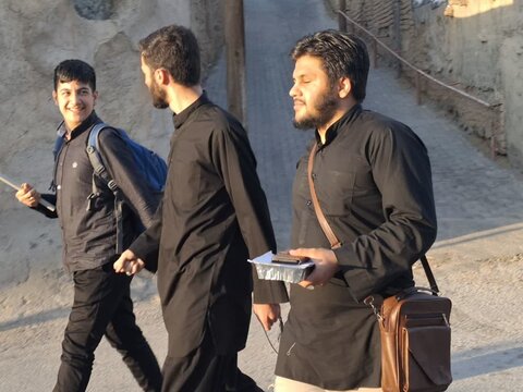 تصاویر/پیاده‌روی طلاب حوزه علمیه تهران به اردهال در شب شهادت امام صادق(ع)