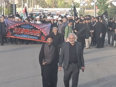 تصاویر/پیاده‌روی طلاب حوزه علمیه تهران به اردهال در شب شهادت امام صادق(ع)