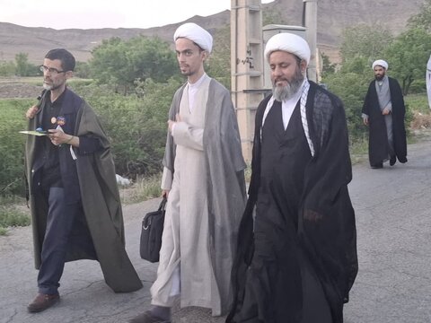 تصاویر/پیاده‌روی طلاب حوزه علمیه تهران به اردهال در شب شهادت امام صادق(ع)