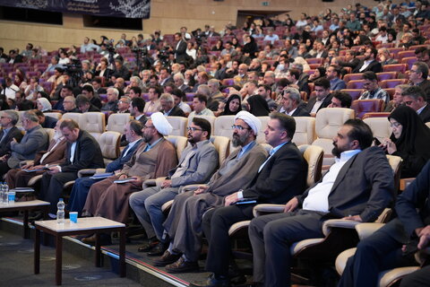 تصاویر/ حضور حجت الاسلام والمسلمین رحیمی صادق مدیر حوزه علمیه استان تهران  در سومین همایش ملی حقوق شهروندی