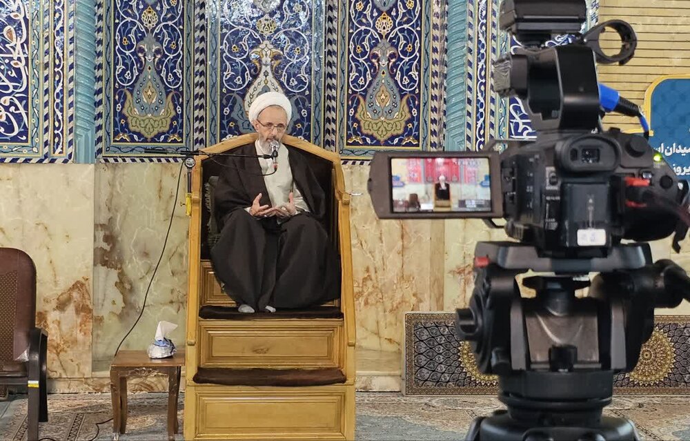 یاد معاد، کلید رهایی از اسارت دنیا است