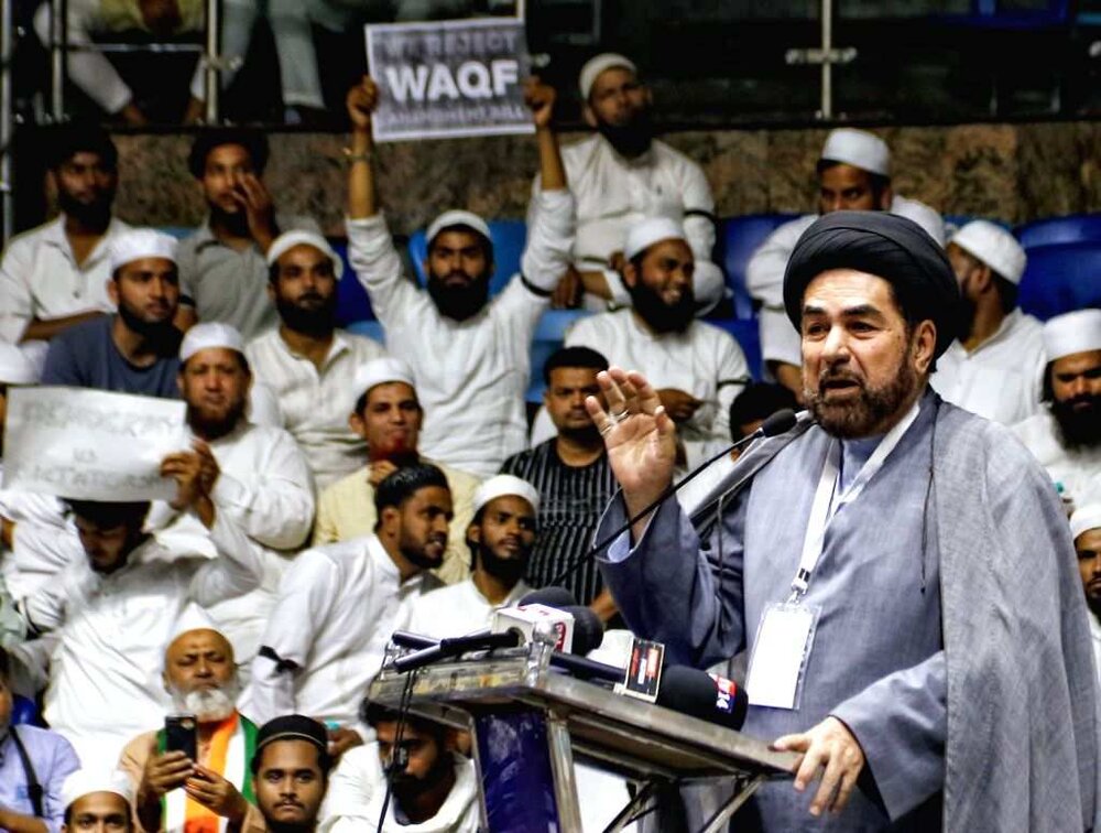 हमें सांप्रदायिकता और धार्मिक कट्टरता के खिलाफ एकता की शक्ति का उपयोग करना चाहिए: मौलाना कल्बे जवाद नकवी