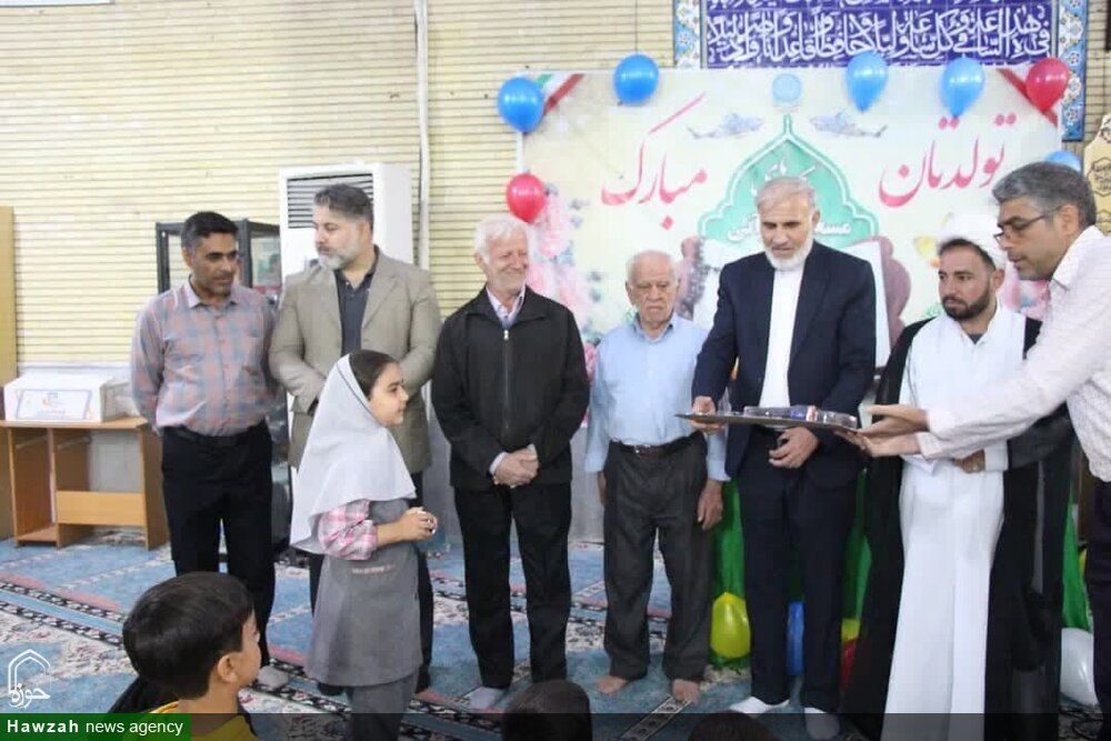 جشن تولد دسته جمعی ۶۰ نفر از نوجوانان برگزار شد+ عکس