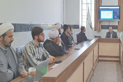 برگزاری بیست ‌و چهارمین پیش‌نشست همایش «زن و خانواده» با موضوع «الهیات زنانه» در کرمانشاه+ تصاویر