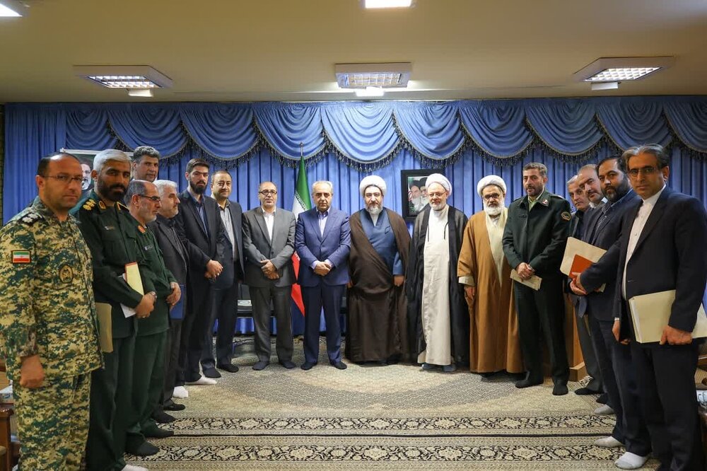 تصاویر/ جلسه ستاد هماهنگی و برگزاری مراسم سالگرد شهدای خدمت در تبریز