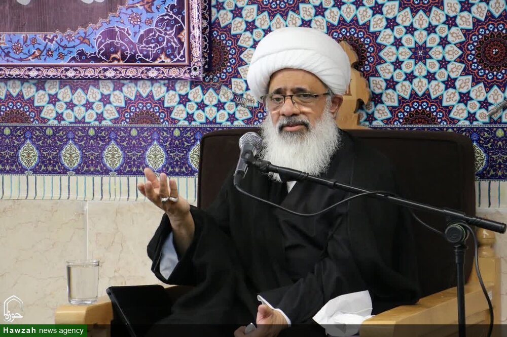 حوزههای علمیه، سربازخانه امام زمان(عج) است توصیههای اخلاقی آیت الله قرهی به حوزویان و طلاب / چگونه سرباز امام زمان عج شویم