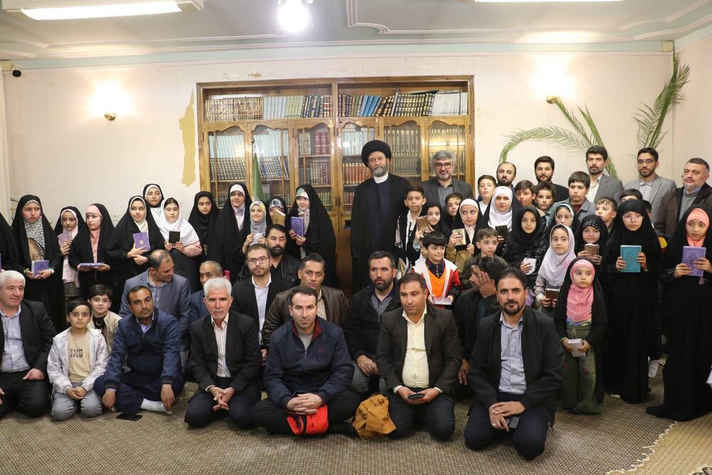 تصاویر/ تجلیل از قرآن آموزان دارالقرآن امام علی(ع) اردبیل