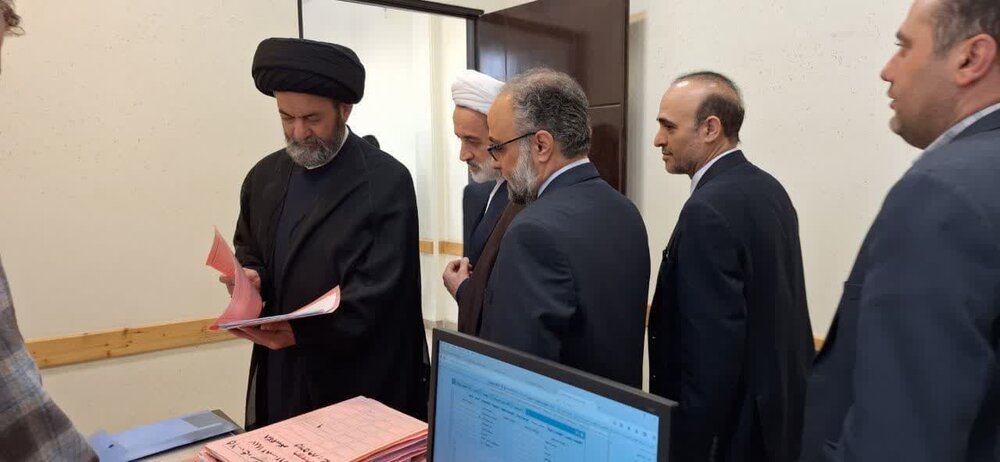 حضور امام جمعه اردبیل در دادسرای عمومی و انقلاب اردبیل