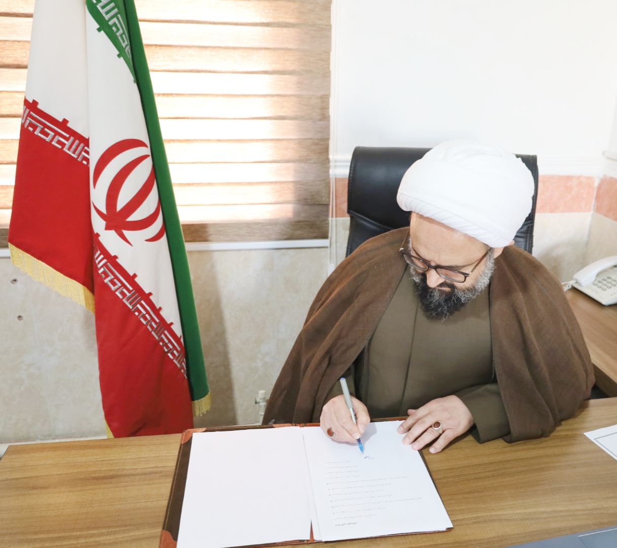 با خاطیان توهین به مقدسات برادران اهل سنت برخورد قاطع شود