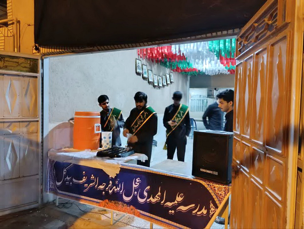 فیلم | برپایی موکب عزاداری شهادت امام جعفر صادق (ع) در آران و بیدگل