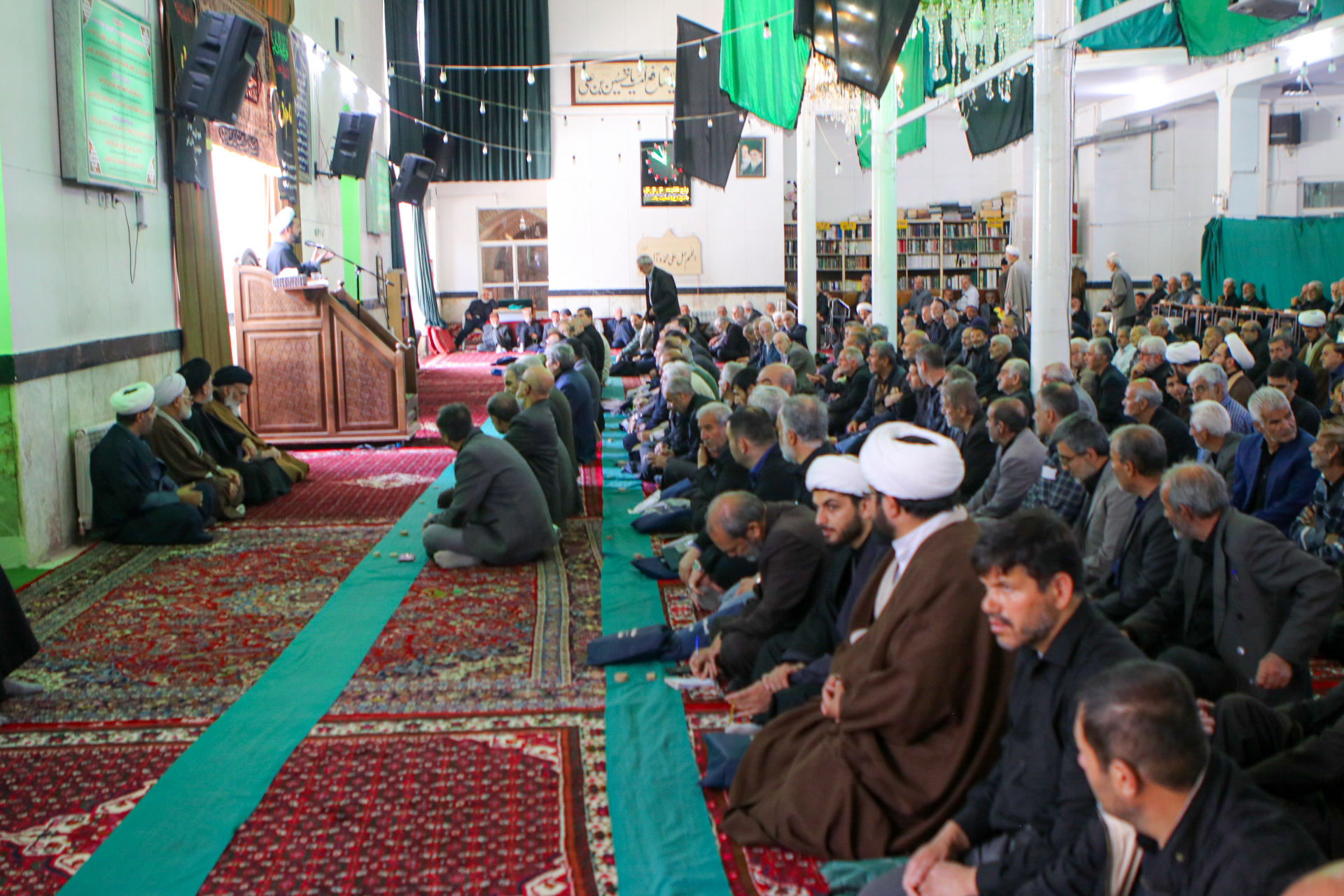 تصاویر/ ویژه برنامه شهادت امام صادق علیه السلام در مسجد جامع همدان