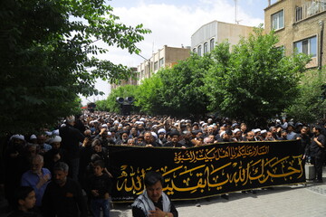 تصاویر/ دسته عزاداری شهادت امام جعفر صادق (ع) با حضور آیت الله العظمی وحید خراسانی