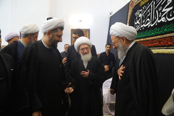 تصاویر / مراسم عزاداری روز شهادت امام جعفر صادق (ع) در دفتر آیت الله العظمی نوری همدانی