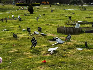 تخریب یکی از آرامستان های مسلمانان در شرق انگلستان