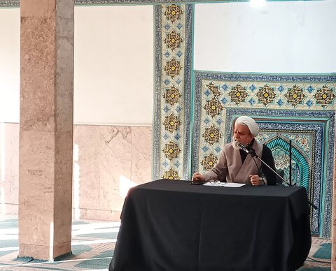 تصاویر/ آئین عزاداری شهادت امام صادق(ع) در مدرسه علمیه آیت‌الله یثربی(ره) کاشان