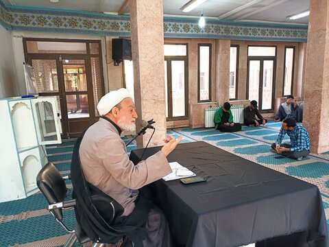 تصاویر/ آئین عزاداری شهادت امام صادق(ع) در مدرسه علمیه آیت‌الله یثربی(ره) کاشان