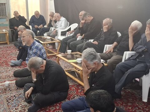 تصاویر/ عزاداری شهادت امام صادق (ع) در بیت مرحوم آیت الله مدنی کاشانی