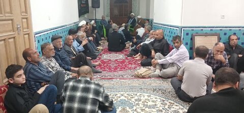 تصاویر/ حضورطلاب واساتید مدرسه علمیه امیرالمومنین آران وبیدگل درمراسم عزاداری شهادت امام صادق(ع)