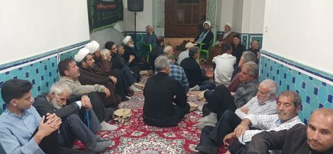 تصاویر/ حضورطلاب واساتید مدرسه علمیه امیرالمومنین آران وبیدگل درمراسم عزاداری شهادت امام صادق(ع)