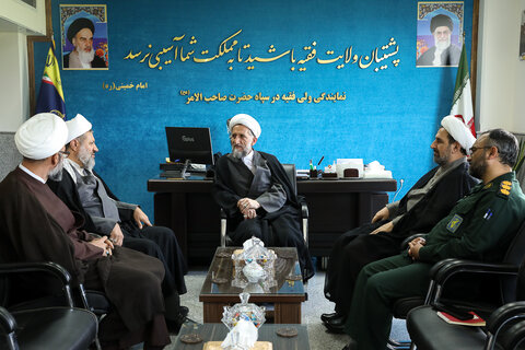 تصاویر / دیدار نماینده ولی فقیه در استان قزوین  با فرمانده سپاه صاحب‌الامر (عج) و مسئول دفتر نمایندگی ولی‌فقیه در سپاه