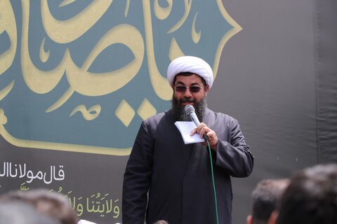 تصاویر حرکت دسته عزاداری از مدرسه علمیه امام صادق(ع) به سمت حرم مطهر امام زاده جعفر(ع)بروجرد