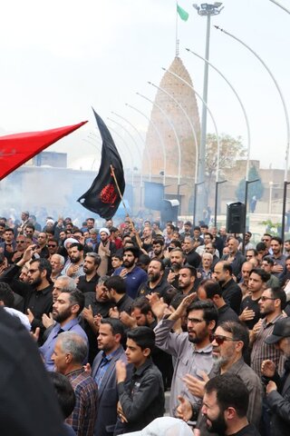 تصاویر حرکت دسته عزاداری از مدرسه علمیه امام صادق(ع) به سمت حرم مطهر امام زاده جعفر(ع)بروجرد