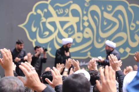 تصاویر حرکت دسته عزاداری از مدرسه علمیه امام صادق(ع) به سمت حرم مطهر امام زاده جعفر(ع)بروجرد