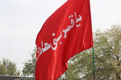 تصاویر حرکت دسته عزاداری از مدرسه علمیه امام صادق(ع) به سمت حرم مطهر امام زاده جعفر(ع)بروجرد