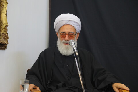 تصاویر / مراسم عزاداری روز شهادت امام جعفر صادق (ع) در دفتر آیت الله العظمی نوری همدانی