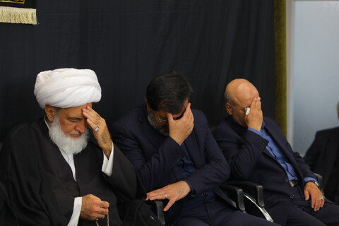 تصاویر / مراسم عزاداری روز شهادت امام جعفر صادق (ع) در دفتر آیت الله العظمی نوری همدانی