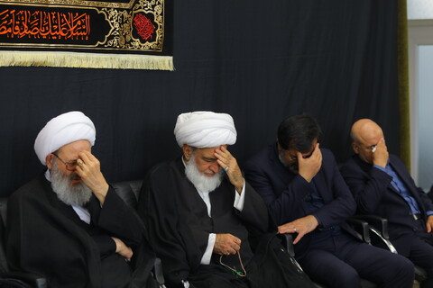 تصاویر / مراسم عزاداری روز شهادت امام جعفر صادق (ع) در دفتر آیت الله العظمی نوری همدانی