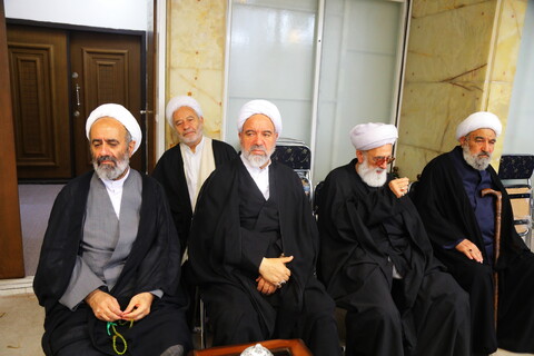 تصاویر / مراسم عزاداری روز شهادت امام جعفر صادق (ع) در دفتر آیت الله العظمی نوری همدانی
