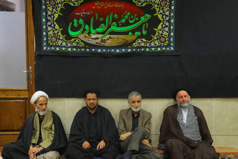 تصاویر / مراسم عزاداری روز شهادت امام جعفر صادق (ع) در دفتر آیت الله العظمی جوادی آملی