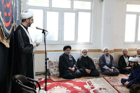 تصاویر / درس اخلاق هفتگی حوزه علمیه صاحب الزمان عج مرند