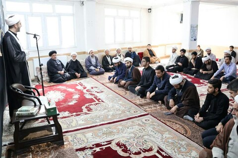 تصاویر / درس اخلاق هفتگی حوزه علمیه صاحب الزمان عج مرند