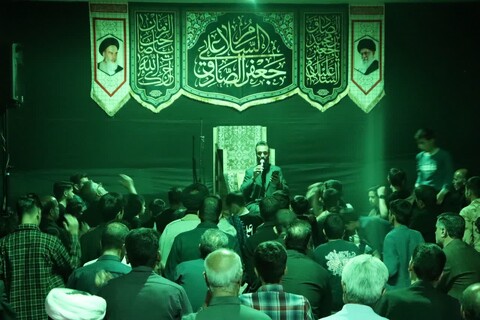 تصاویر/ مراسم عزاداری شهادت امام جعفر صادق(ع) در حوزه های علمیه استان خراسان جنوبی