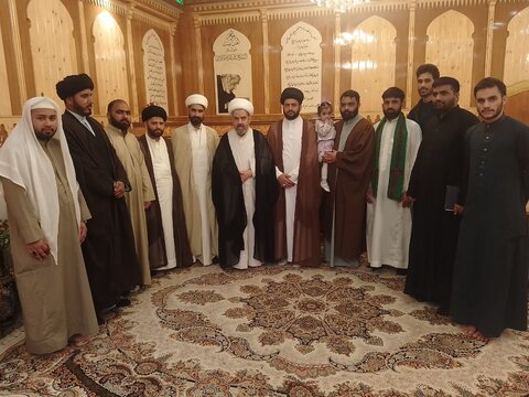 طلاب کشمیر مقیم نجف کی بزرگ عالم دین علامہ مہدی القرشی سے ملاقات