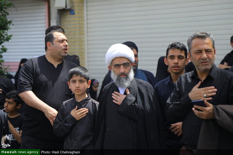 إقامة موكب عزاء في ذكرى استشهاد الإمام جعفر الصادق (ع) بحضور آية الله العظمى وحيد الخراساني