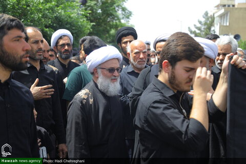 إقامة موكب عزاء في ذكرى استشهاد الإمام جعفر الصادق (ع) بحضور آية الله العظمى وحيد الخراساني